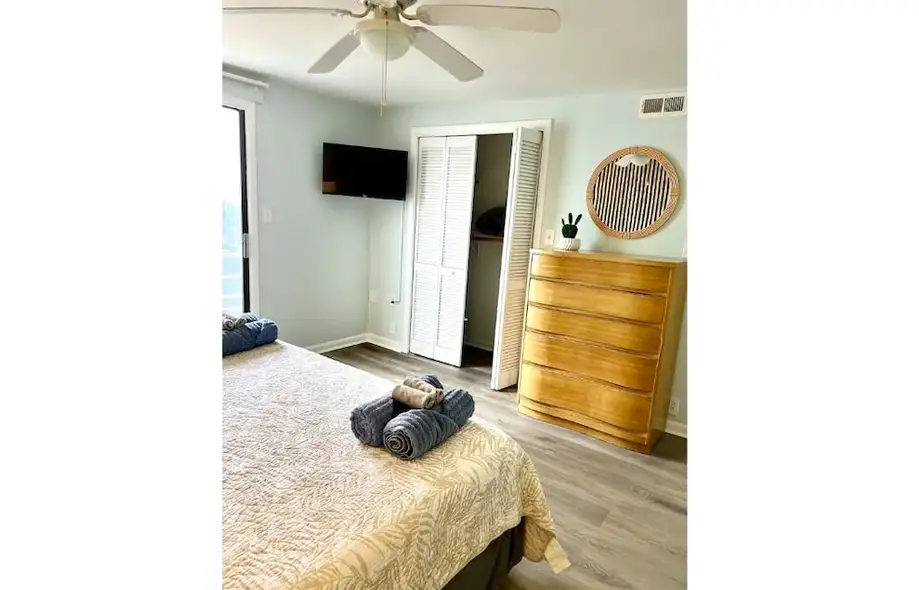 #2 Stylish condo w/ beach access on Carolina Beach