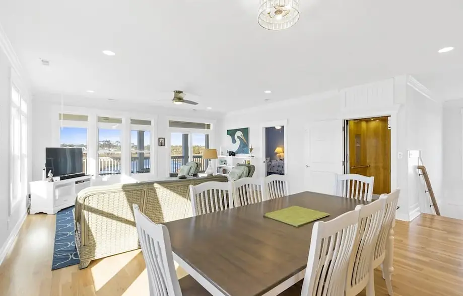 Tranquility / 1326 W. Dolphin Drive - Co...